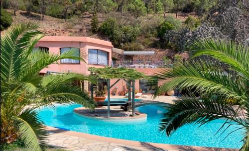 Theoule-sur-Mer Casa | Maison vue mer avec piscine sur la Côte d'Azur