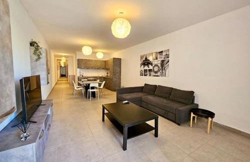 Qawra Apartamento | Maisonette Haven Explore Malta