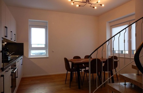 Bad Kreuznach Apartamento | Maisonette │ Old town │ Parking lot │ Kitchen │96 m² - Holiday home│ Central │3 Whg