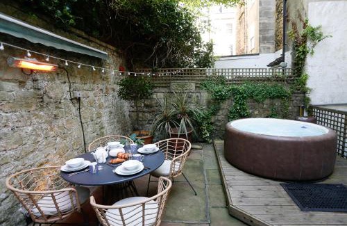 Upper Town Apartamento | Maisonette with Hot tub at 13 Rivers Street