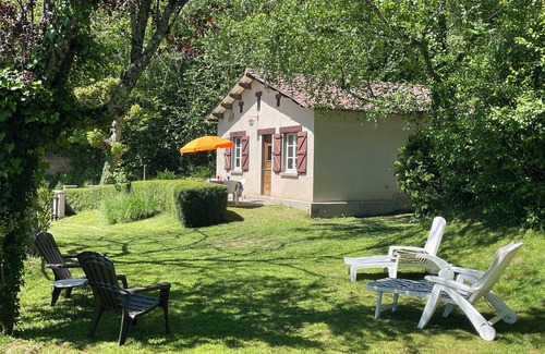 Saint-Perdoux Casa | Maisonnette au Calme. Idéale en Famille ou Entre Amis. Animaux Acceptés!