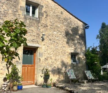Cubnezais Apartamento | Maisonnette avec terrasse de la Bellue