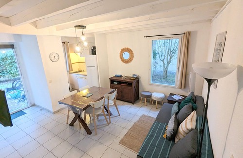 Le Verdon-sur-Mer Casa | Maisonnette close to beaches in residence with swimming pool + 4 bicycles