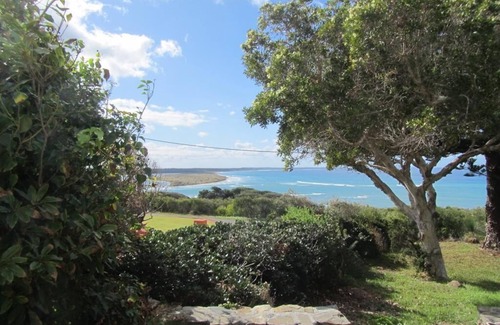 Augusta Casa | Maizies View - A Hidden Gem - Maizies View - Lovingly renovated 1950s character home with a view