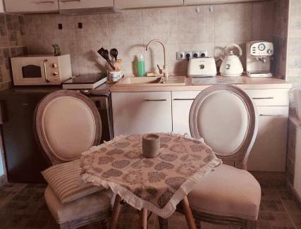 Tiszakecske Apartamento | MAJA Vendégház Tiszakécske