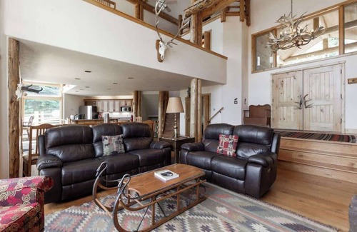 Victor Casa | Majestic 22-Acre Estate with Panoramic Teton Views