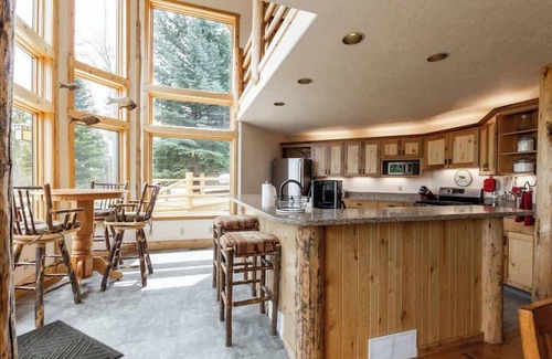 Victor Casa | Majestic 22-Acre Estate with Panoramic Teton Views