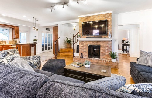 Midtown Casa | Majestic Ardsley Park Home On Magnolia-lined Street by Lucky Savannah