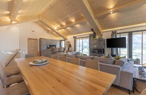 Haus im Ennstal Chalet De Esquí | Majestuoso chalet con piscina y sauna
