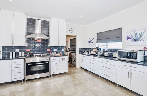 Yzerfontein Casa | Majestic hill-top 5-star awarded boutique Penthouse.