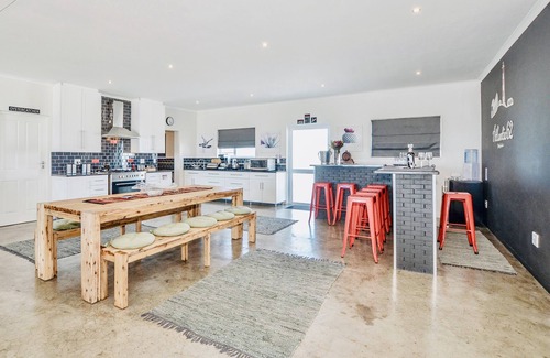 Yzerfontein Casa | Majestic hill-top 5-star awarded boutique Penthouse.