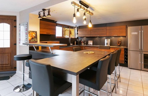 Neubois Casa | Majestuosa casa de vacaciones en Neubois con piscina privada