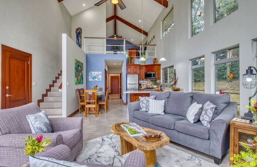 Tronadora Casa | Majestic Lake & Volcano Views 2 King Suites!