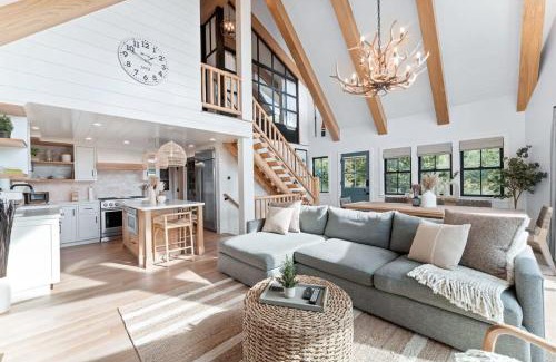 Lake Arrowhead Casa | Majestic Lakeview Lodge