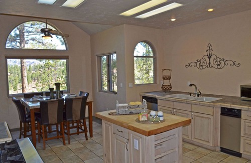 Woodland Park Cabina | Majestic Lodge a solo 22 millas de la base de Pike's Peak