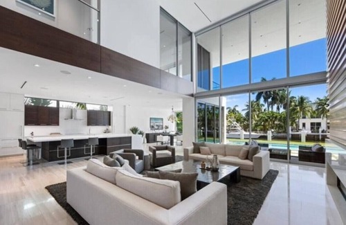 Bermuda Riviera Casa | Majestic Luxurious Waterfront Villa w/ Private Theater