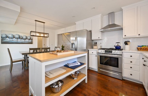 Woodstock Casa | Majestic Modern Home Quick Access to DT Woodstock