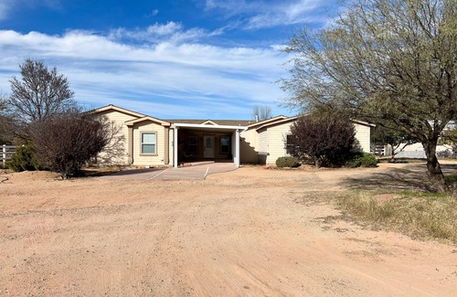 Cottonwood-Verde Village Casa | Majestic Mountain Manor 8-BEDROOM HOME Views. Close to EVERYTHING. 🎣 🧗‍♀️ 🚲 🏊‍♀️ 🎈