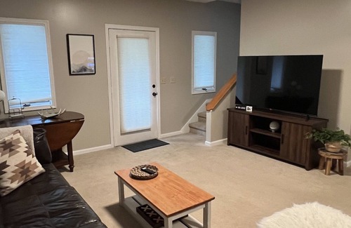 McGaheysville Casa | Majestic Mountain House with Game room, deck, 2 mins from ski slopes