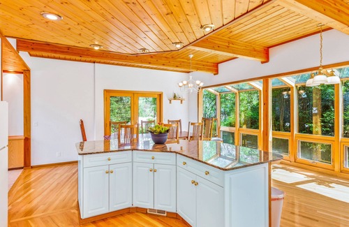 Leavenworth Casa | Majestic Mountain Views from Every Window