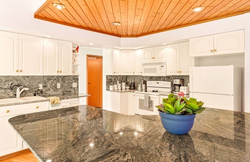 Leavenworth Casa | Majestic Mountain Views from Every Window