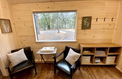 Boles Casa | Majestic Nordic Tiny House with Private Deck, Grill and Fire Pit in Arkansas