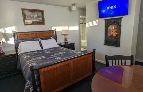 Sandy Hotel | Majestic Rockies Motel