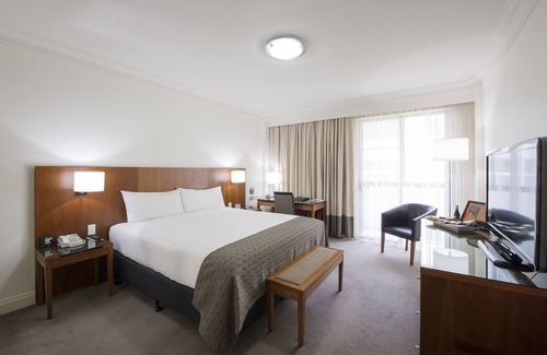 Adelaide Central Business District Hotel | Majestic Roof Garden Hotel