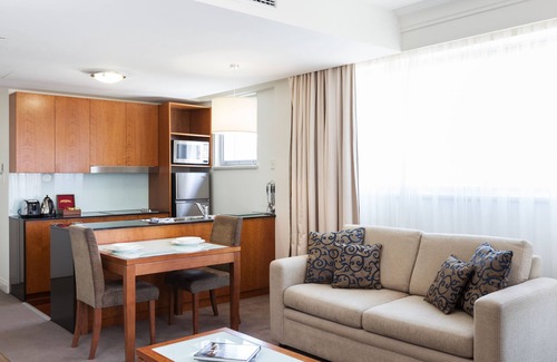 Adelaide Central Business District Hotel | Majestic Roof Garden Hotel
