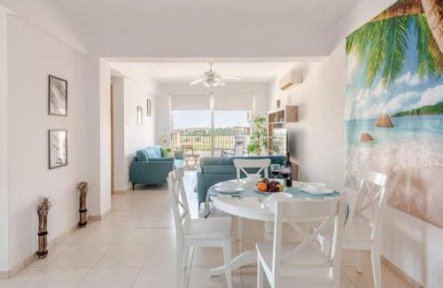 Tersefanou Apartamento | Majestic Sea View Apartment