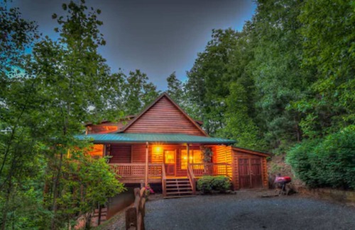 Blue Ridge Cabina | Majestic Sunrise by Escape to Blue Ridge