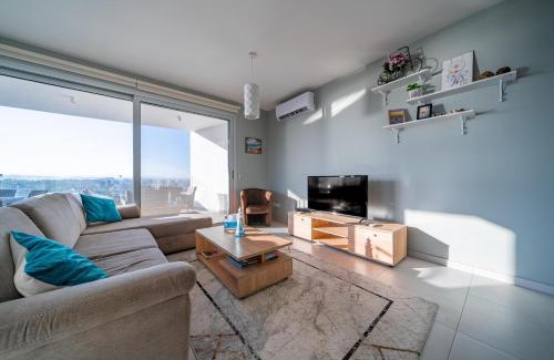 Larnaca Apartamento | Majestic Sunset Salt Lake Views 300m From Beach