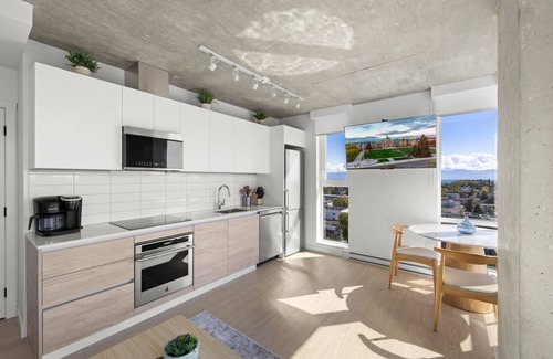 Downtown Victoria Condominio | Majestic Views at The Mod