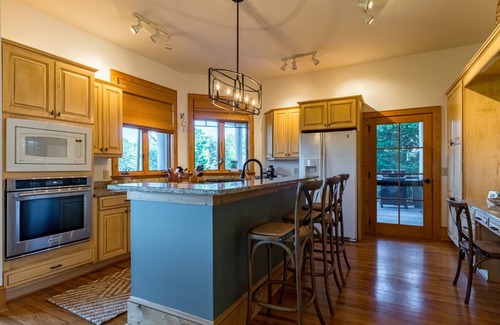 Cullowhee Condominio | Majestic views from this fabulous condo in Trillium Links & Lake Club community!