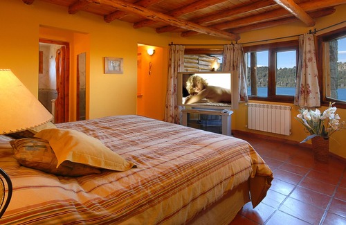 San Carlos de Bariloche Casa | Majestically on the shores of Lake HV12