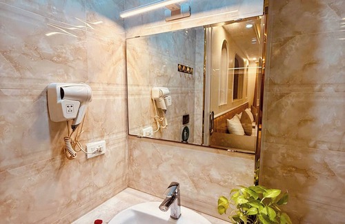 My Đinh Hotel | Majestik Hotel