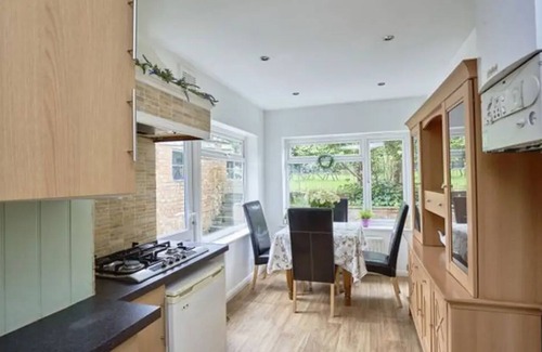 Southgate Green Casa | Haga de Cosy Southgate su base en Londres