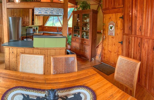 Grassy Creek Cabina | INOLVIDABLE - ¡Domo geodésico privado en 40 acres con jacuzzi y estanque!