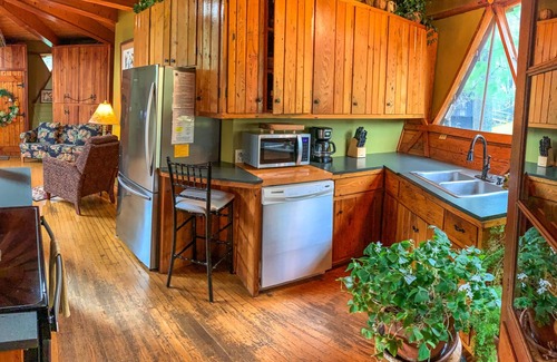 Grassy Creek Cabina | INOLVIDABLE - ¡Domo geodésico privado en 40 acres con jacuzzi y estanque!