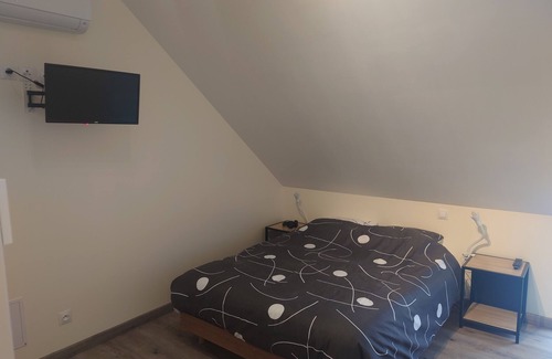 Chilleurs-aux-Bois Casa | Make yourself at home! Quiet, functional accommodation, sports and games area.