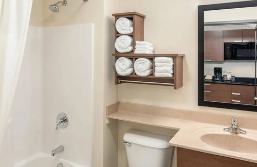 Hastings Hotel | Make Yourself at Home in a Room w/ Kitchen, Minutes from Cimarron Plaza