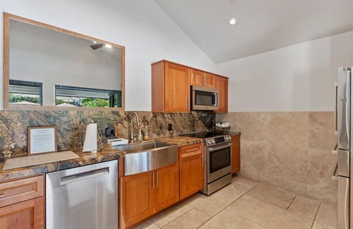 Wailea Condominio | Makena Surf B202 - Beachfront Platinum Condo; Gorgeous Ocean & Crater Views.