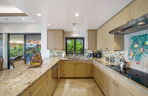 Wailea Condominio | Impresionantes vistas, puertas correderas de piso a techo, 2 lanais Makena Surf C-107