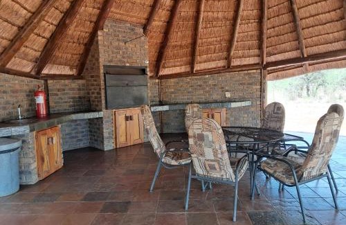 Bela-Bela Chalet De Esquí | Makhato Bush Lodge 17
