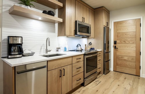 Tamarack Resort Apartamento | Idyllic Studio Condo in The Village | Chapel View