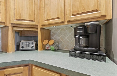 Linn Creek Casa | Making Lake Memories, Water Toys, Launch area /Dock/Slip, Fire pit, parking for group.