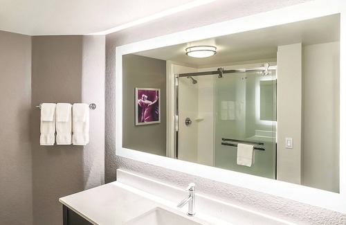 Woodlands Village Casa | Making The Best Memories Along The Way! 2 Convenient Units, Free Parking