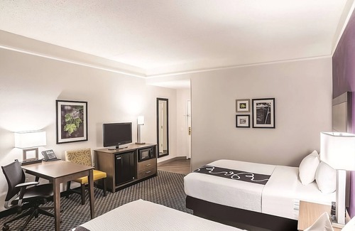 Woodlands Village Casa | Making The Best Memories Along The Way! 2 Convenient Units, Free Parking