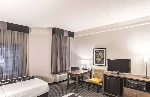 Woodlands Village Casa | Making The Best Memories Along The Way! 2 Convenient Units, Free Parking
