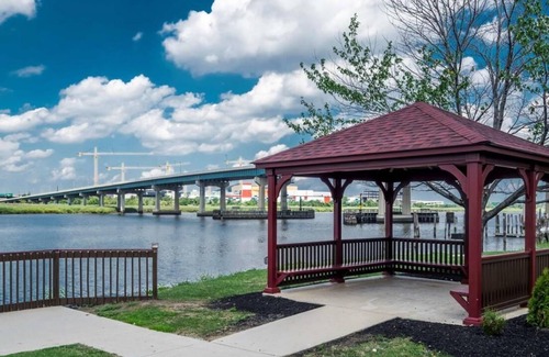 Secaucus Casa | Making The Best Memories Along The Way! Free Parking, Budget-friendly Property